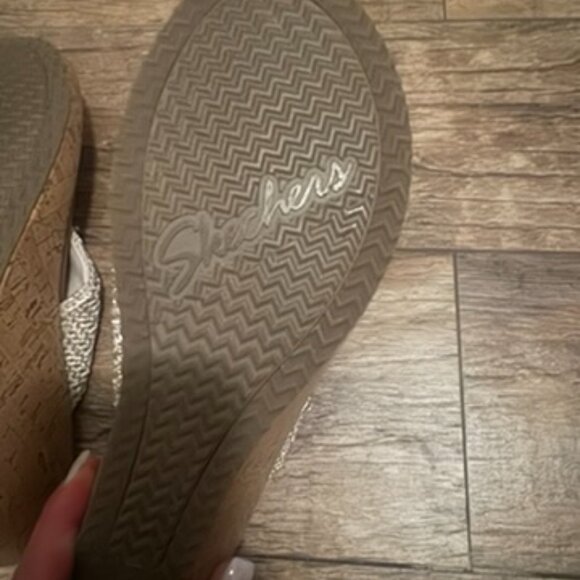 Skechers Beverlee Fancy Work Natural Crochet Beige Thong Sandals - Picture 9 of 13